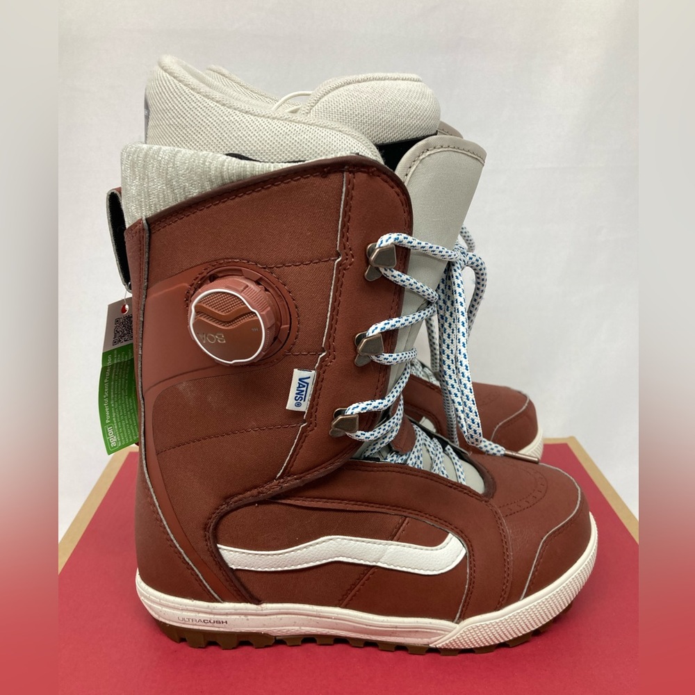 BRAND NEW- 2021 VANS WOMANS FERRA PRO BOA SNOWBOARD BOOTS SIZES- 7 and 8